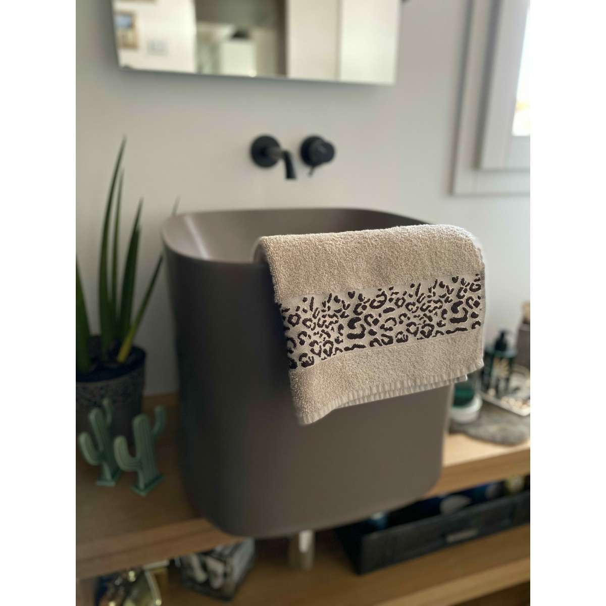 Immagine del prodotto Set Asciugamani Bagno con balza maculata in jacquard in 100% cotone | Pietro Zanetti Home