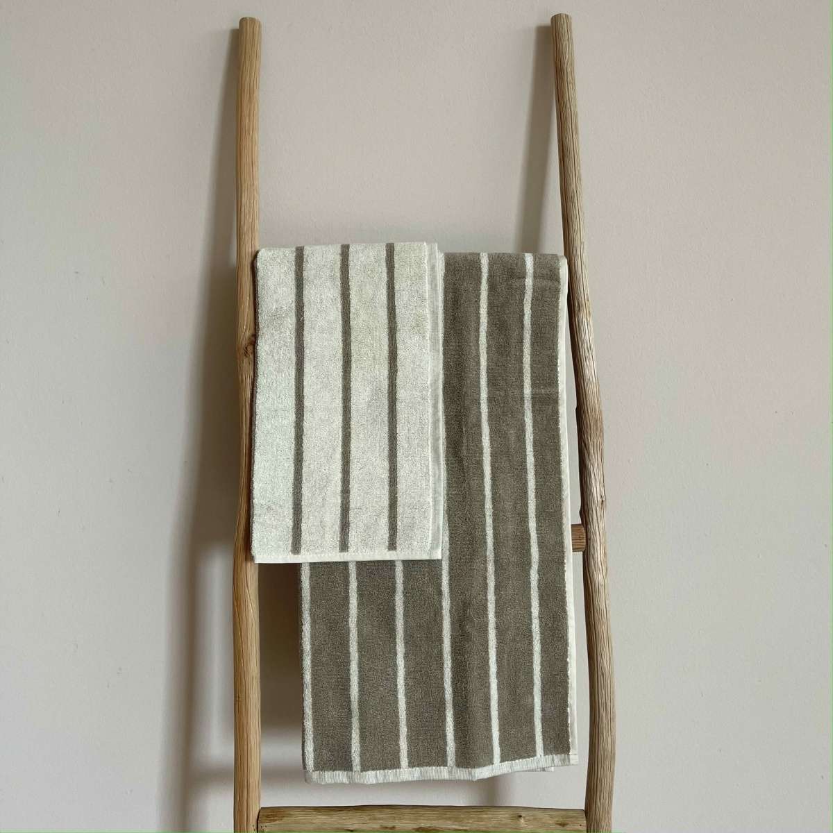 Immagine del prodotto Set Asciugamani Bagno 100% Cotone Fiume (2 Colori) - Naturae | Gabel 1957