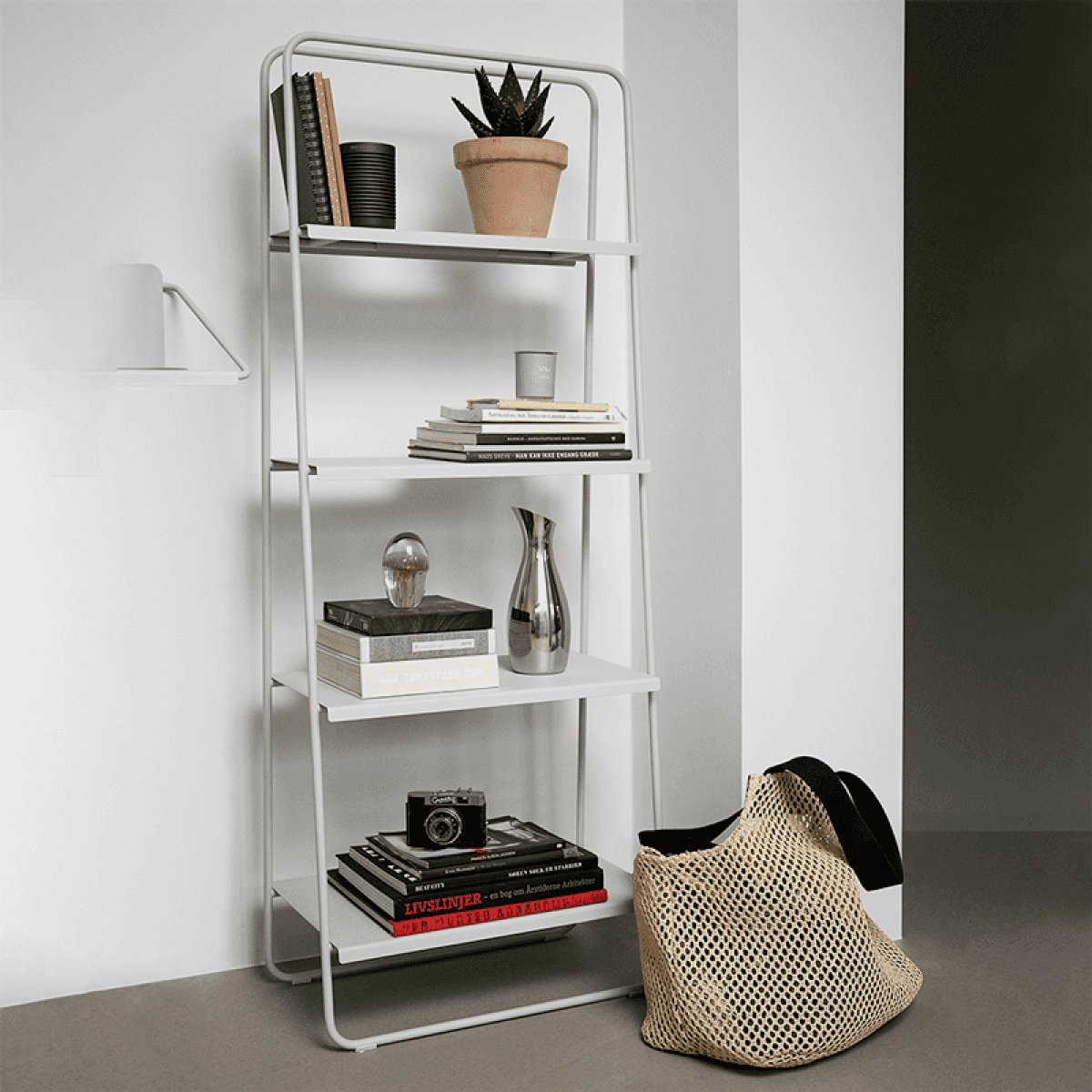 Immagine del prodotto Scaffale A-Bookshelf Soft Grey in Metallo | Zone Denmark