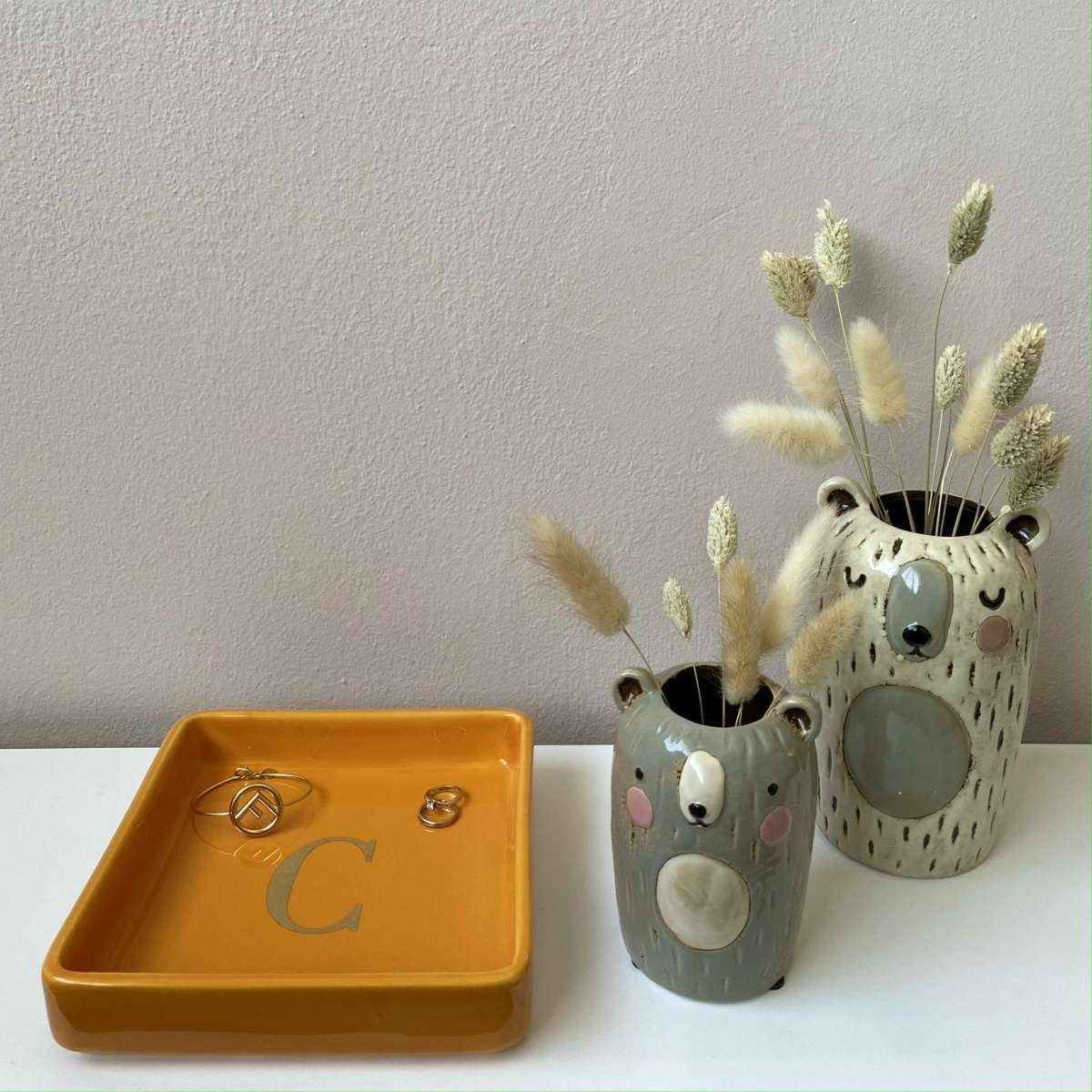 Immagine del prodotto Svuotatasche Iniziale Oro (A-Z) in Ceramica Arancione 17x17 cm | Fiorditerra
