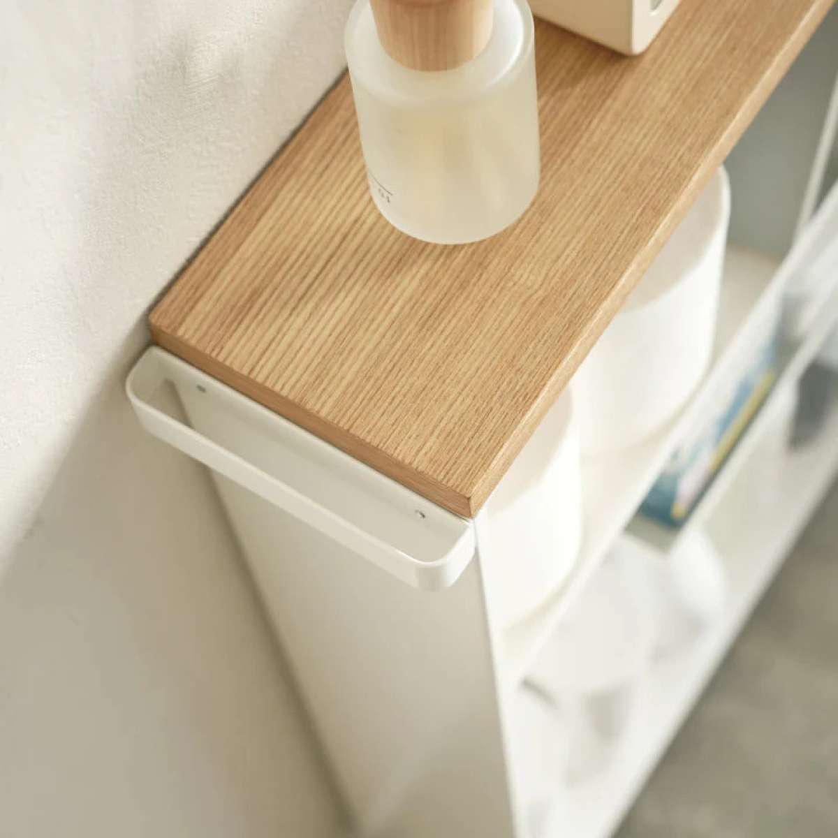 Immagine del prodotto Mobile Carrello Tower Semichiuso in Metallo Bianco | Yamazaki