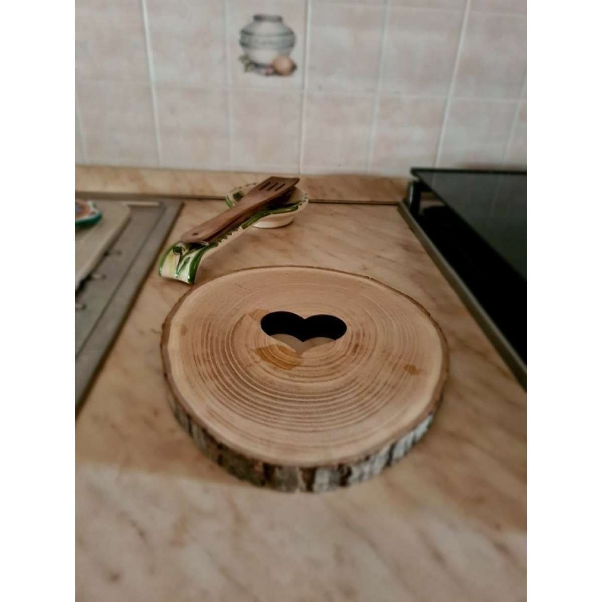 Immagine del prodotto Sottopentola tondo in Corteccia con Cuore traforato | Leonardi Wood