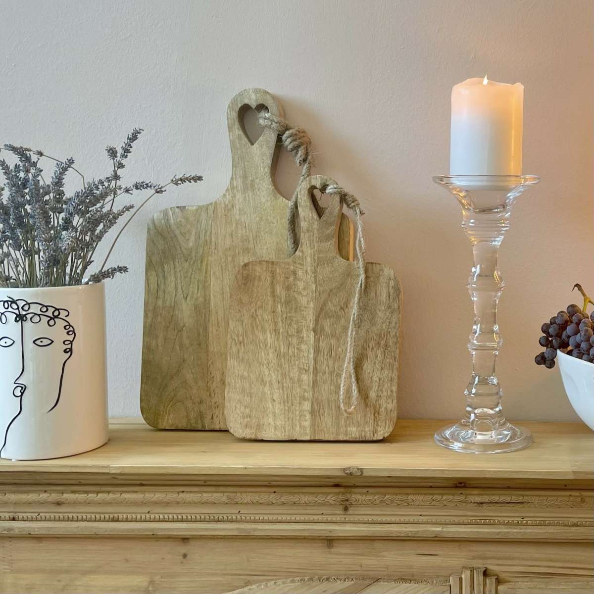 Immagine del prodotto Tagliere Rettangolare in legno VITTORIA manico con cuore traforato (2 misure) | Pietro Zanetti Home