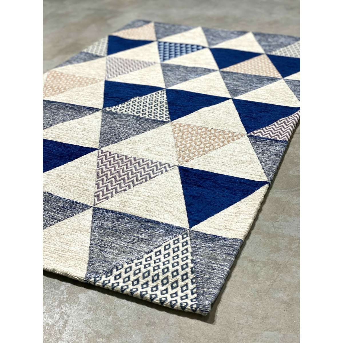 Immagine del prodotto Tappeto Triangoli Bluette Antiscivolo e Lavabile in Lavatrice | Pietro Zanetti Home