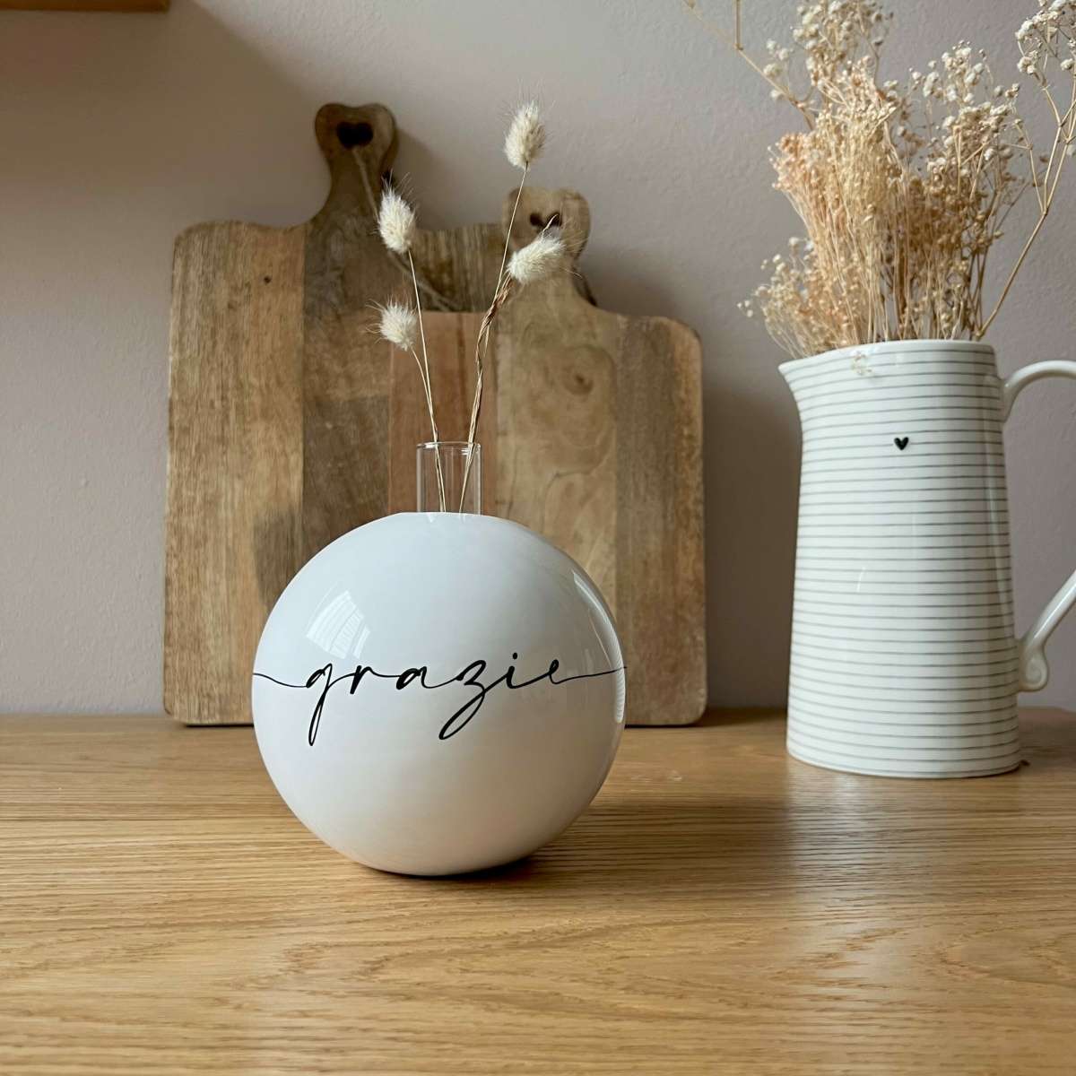 Immagine del prodotto Vaso in Ceramica con scritta Grazie + provetta in vetro ø13 cm | Fiorditerra